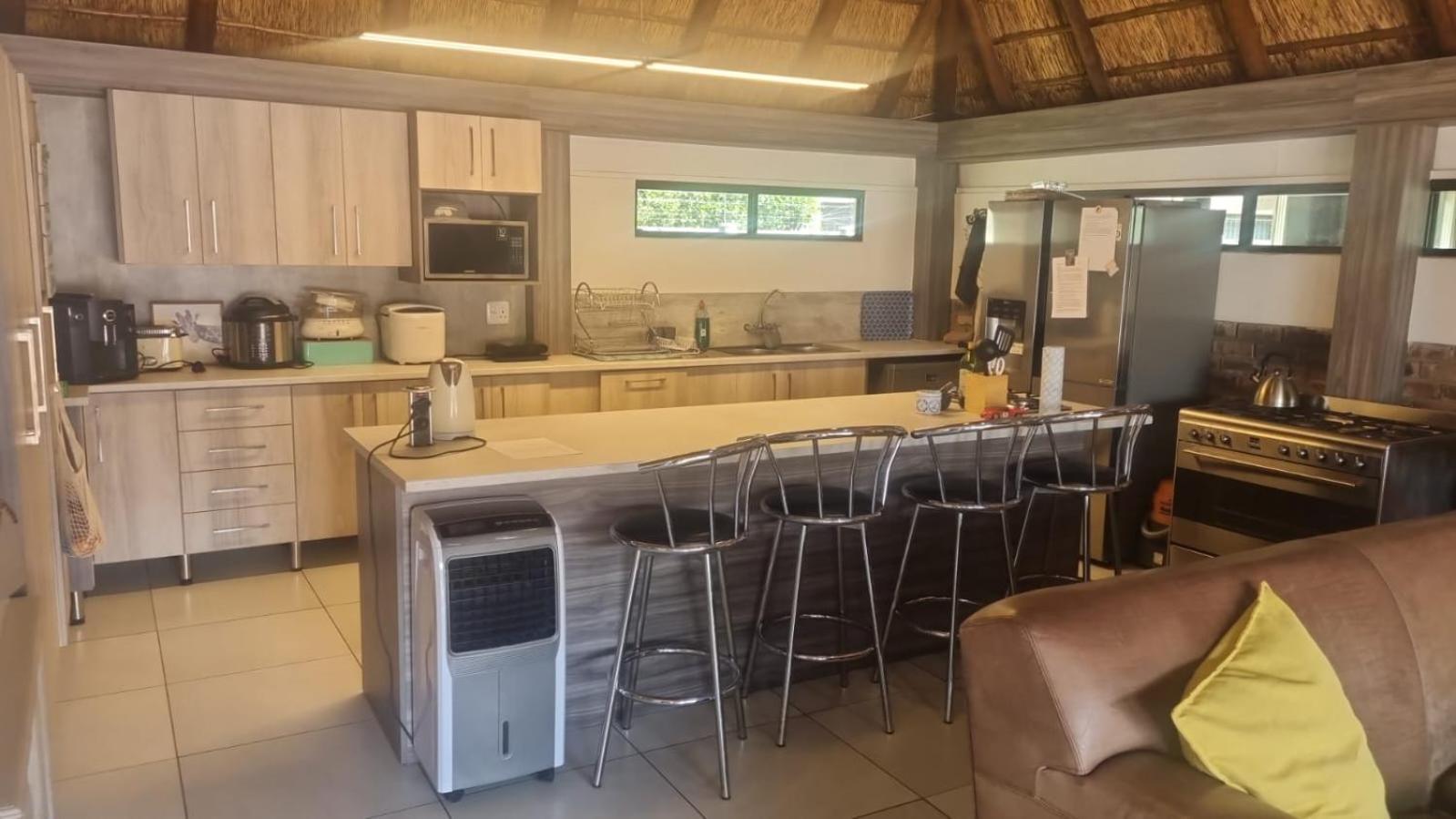 12 On Vaal Drive Guesthouse Vanderbijlpark Exterior foto