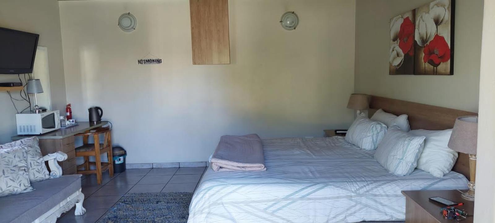 12 On Vaal Drive Guesthouse Vanderbijlpark Exterior foto