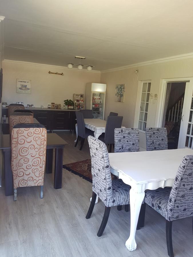 12 On Vaal Drive Guesthouse Vanderbijlpark Exterior foto