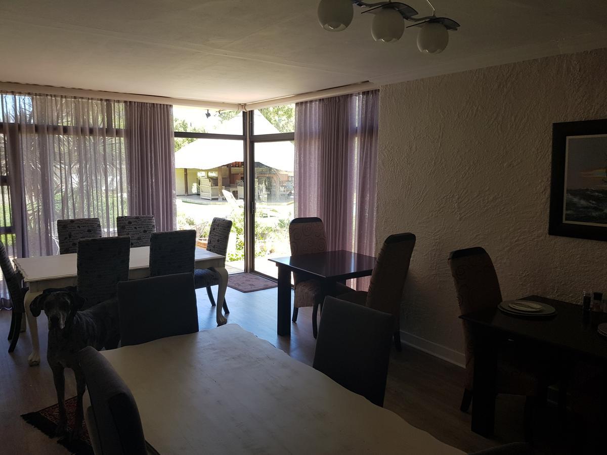 12 On Vaal Drive Guesthouse Vanderbijlpark Exterior foto